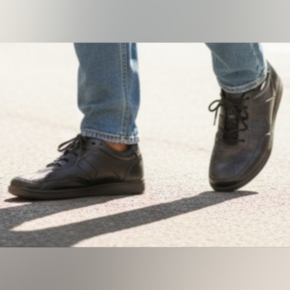 Clark's Wave Walk Shoes - Picture 1 of 9